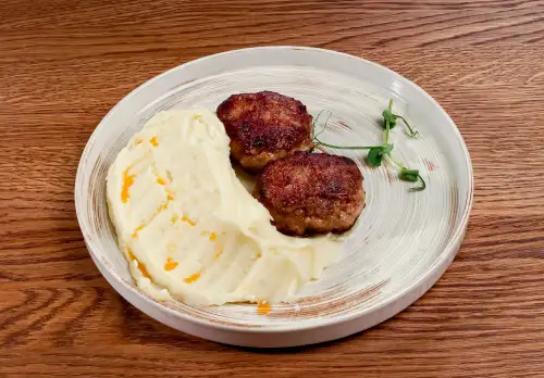 Котлеты куриные с картофельным пюре