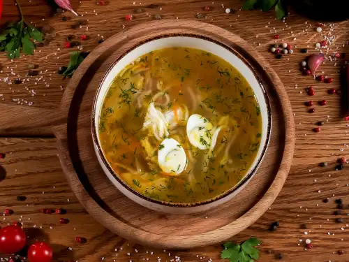 Куриный суп с домашней лапшой